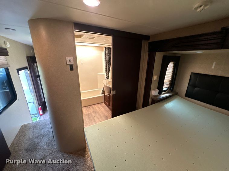 image for item EJ8911 2014 Heartland  4100 Cyclone  toy hauler camper