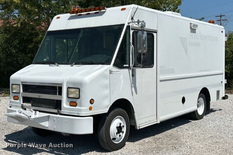 image for item EK3065 1999 Freightliner  MT45 delivery truck