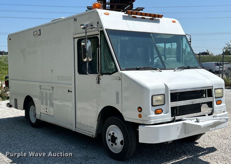image for item EK3065 1999 Freightliner  MT45 delivery truck