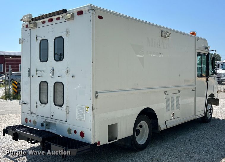 image for item EK3065 1999 Freightliner  MT45 delivery truck