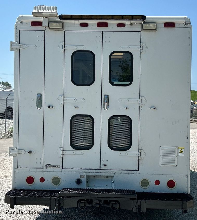 image for item EK3065 1999 Freightliner  MT45 delivery truck