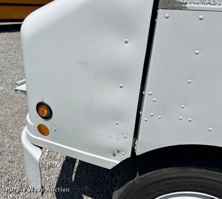 image for item EK3065 1999 Freightliner  MT45 delivery truck