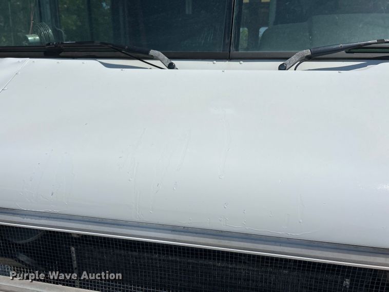 image for item EK3065 1999 Freightliner  MT45 delivery truck