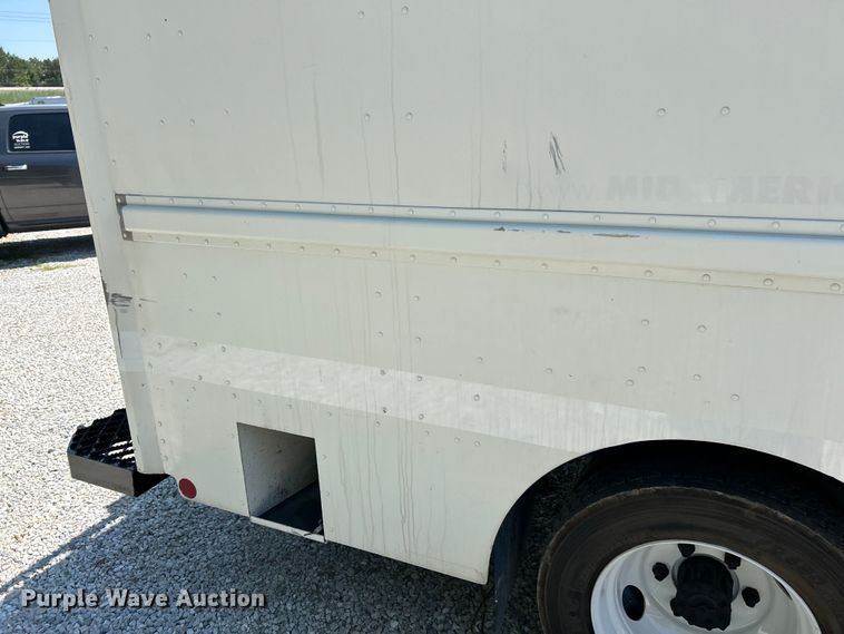 image for item EK3065 1999 Freightliner  MT45 delivery truck