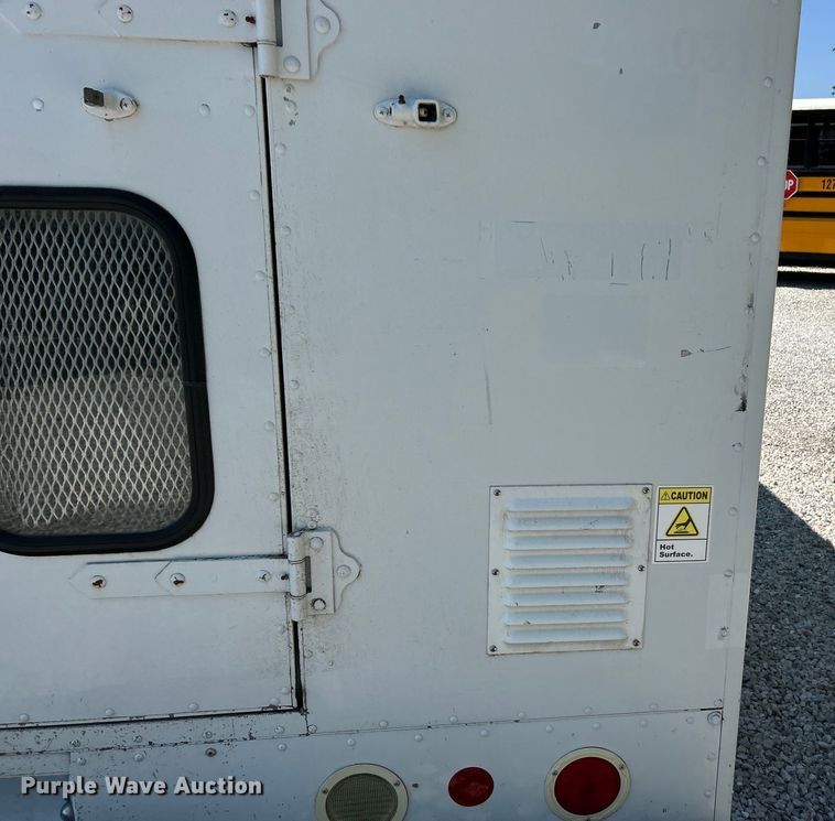 image for item EK3065 1999 Freightliner  MT45 delivery truck