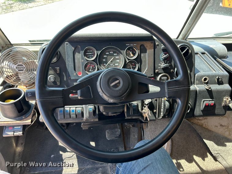 image for item EK3065 1999 Freightliner  MT45 delivery truck