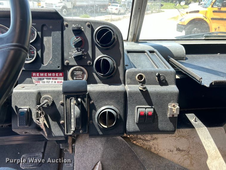 image for item EK3065 1999 Freightliner  MT45 delivery truck