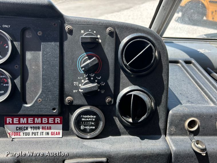 image for item EK3065 1999 Freightliner  MT45 delivery truck