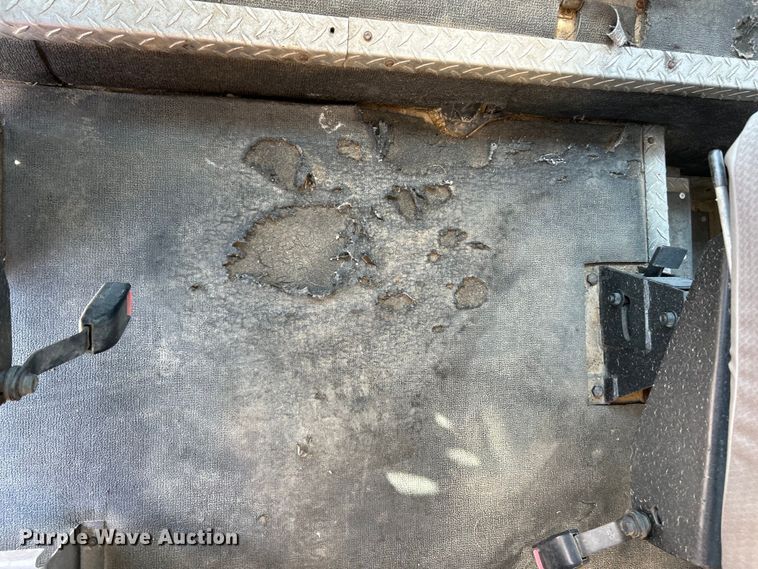 image for item EK3065 1999 Freightliner  MT45 delivery truck