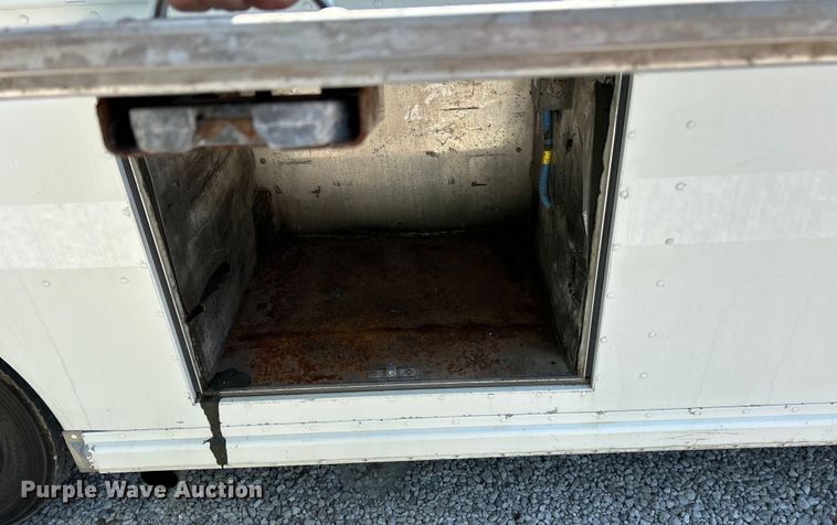 image for item EK3065 1999 Freightliner  MT45 delivery truck