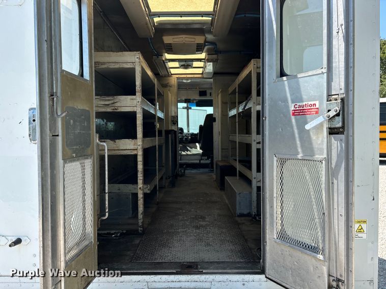 image for item EK3065 1999 Freightliner  MT45 delivery truck