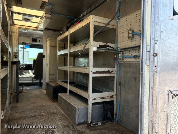 image for item EK3065 1999 Freightliner  MT45 delivery truck