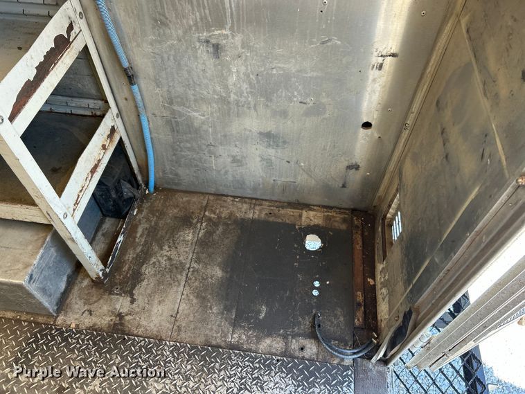 image for item EK3065 1999 Freightliner  MT45 delivery truck