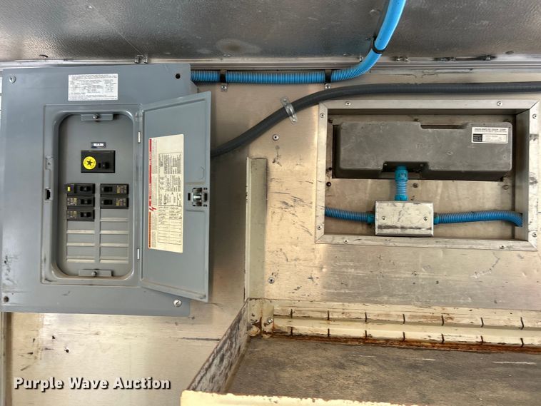 image for item EK3065 1999 Freightliner  MT45 delivery truck