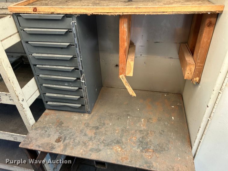 image for item EK3065 1999 Freightliner  MT45 delivery truck