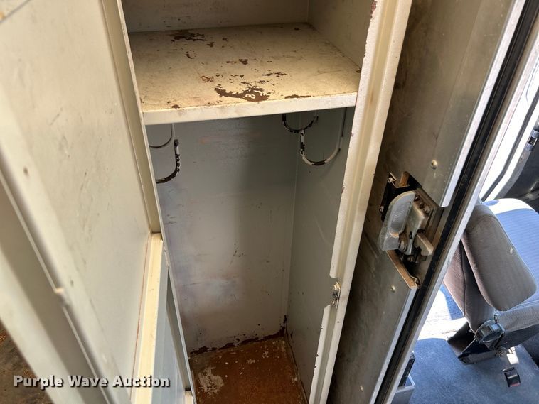 image for item EK3065 1999 Freightliner  MT45 delivery truck