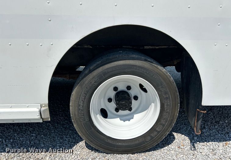 image for item EK3065 1999 Freightliner  MT45 delivery truck