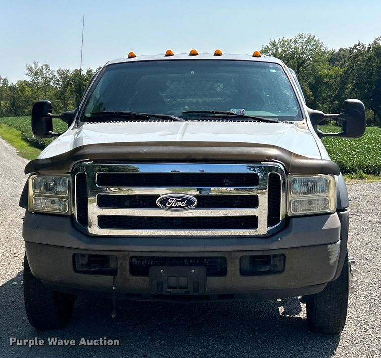 image for item EK3211 2005 Ford F550 Super Duty XL Crew Cab flatbed truck