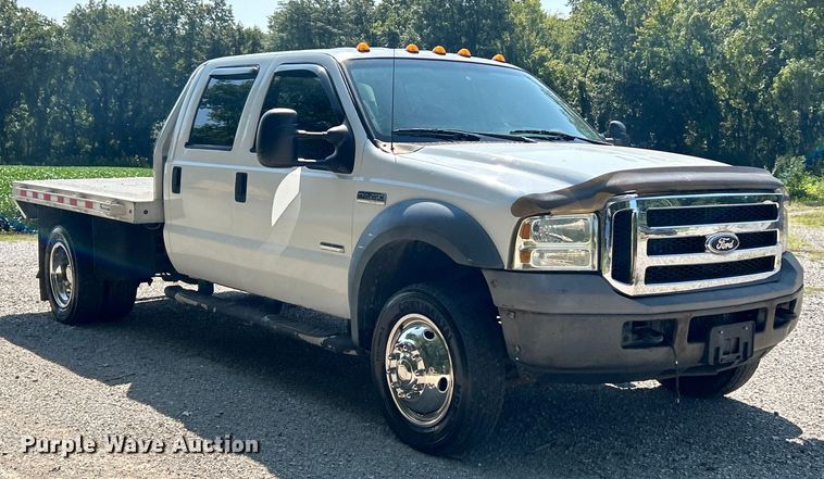 image for item EK3211 2005 Ford F550 Super Duty XL Crew Cab flatbed truck