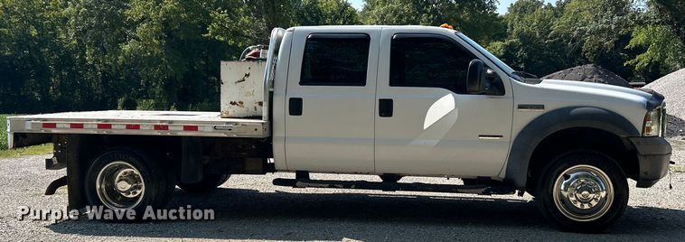 image for item EK3211 2005 Ford F550 Super Duty XL Crew Cab flatbed truck