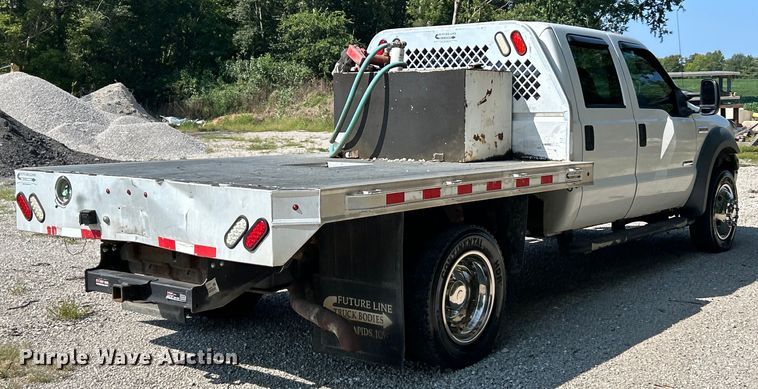 image for item EK3211 2005 Ford F550 Super Duty XL Crew Cab flatbed truck
