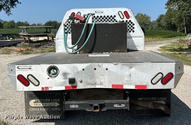 image for item EK3211 2005 Ford F550 Super Duty XL Crew Cab flatbed truck