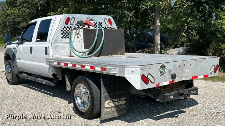 image for item EK3211 2005 Ford F550 Super Duty XL Crew Cab flatbed truck