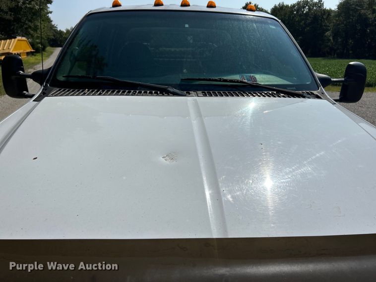 image for item EK3211 2005 Ford F550 Super Duty XL Crew Cab flatbed truck