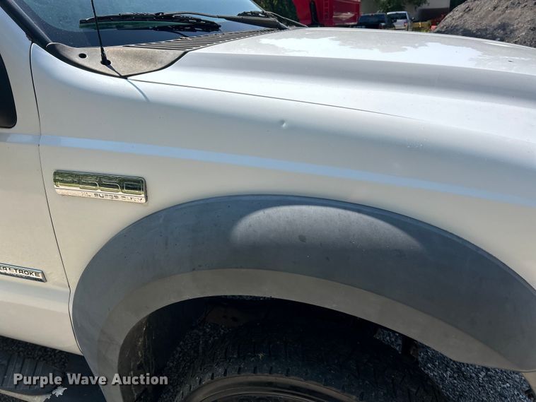 image for item EK3211 2005 Ford F550 Super Duty XL Crew Cab flatbed truck