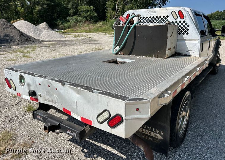 image for item EK3211 2005 Ford F550 Super Duty XL Crew Cab flatbed truck