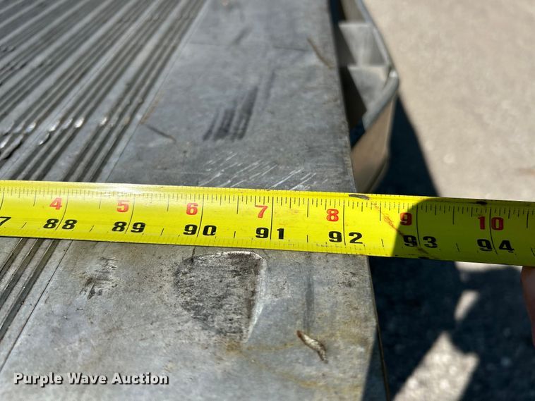 image for item EK3211 2005 Ford F550 Super Duty XL Crew Cab flatbed truck