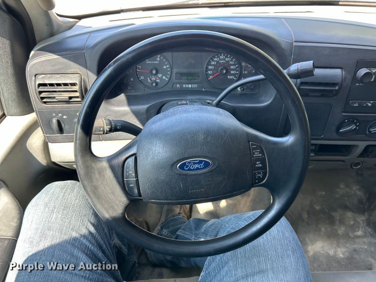 image for item EK3211 2005 Ford F550 Super Duty XL Crew Cab flatbed truck