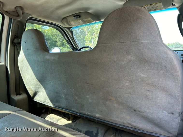 image for item EK3211 2005 Ford F550 Super Duty XL Crew Cab flatbed truck