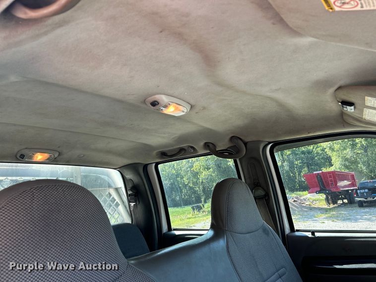 image for item EK3211 2005 Ford F550 Super Duty XL Crew Cab flatbed truck