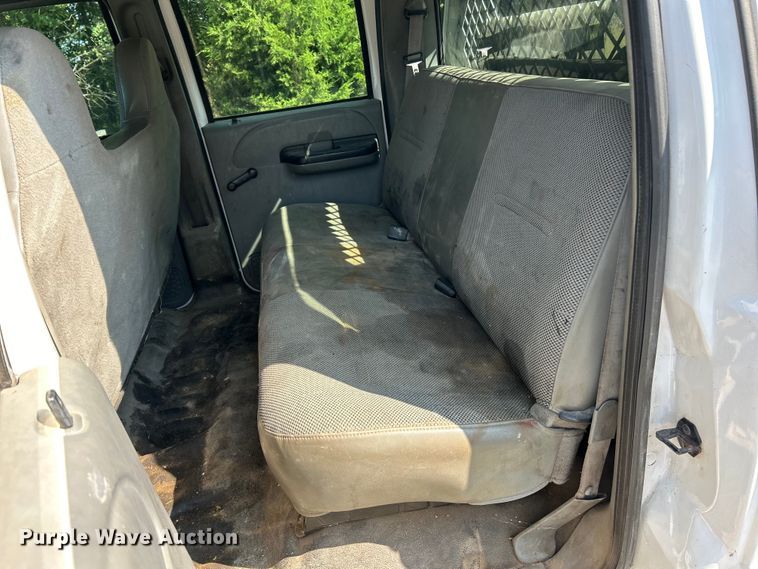 image for item EK3211 2005 Ford F550 Super Duty XL Crew Cab flatbed truck