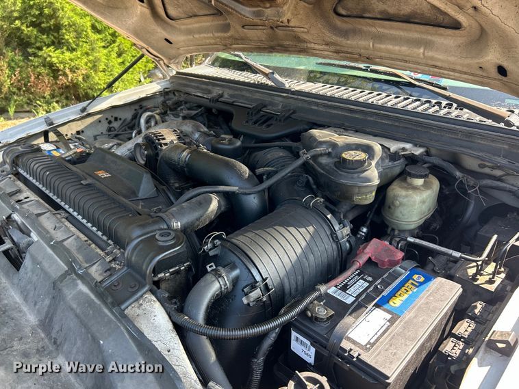 image for item EK3211 2005 Ford F550 Super Duty XL Crew Cab flatbed truck