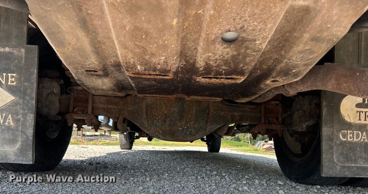 image for item EK3211 2005 Ford F550 Super Duty XL Crew Cab flatbed truck