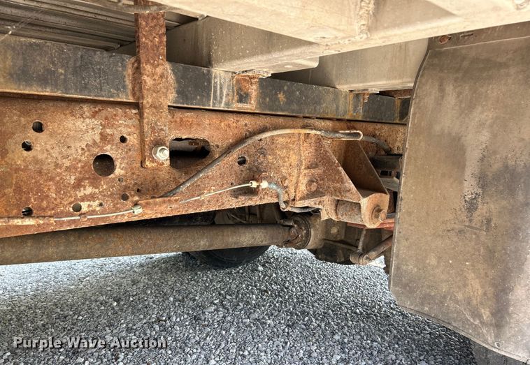 image for item EK3211 2005 Ford F550 Super Duty XL Crew Cab flatbed truck