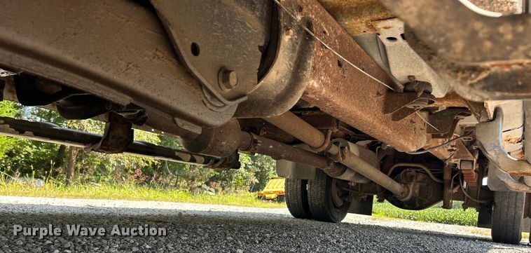 image for item EK3211 2005 Ford F550 Super Duty XL Crew Cab flatbed truck