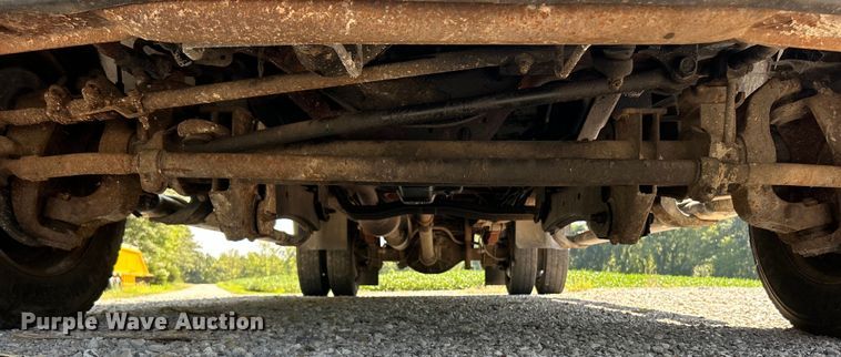 image for item EK3211 2005 Ford F550 Super Duty XL Crew Cab flatbed truck