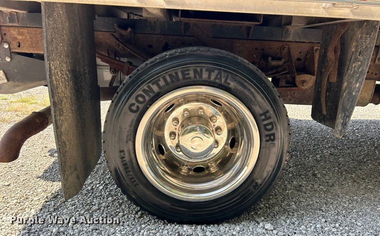 image for item EK3211 2005 Ford F550 Super Duty XL Crew Cab flatbed truck