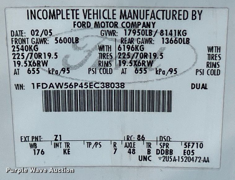 image for item EK3211 2005 Ford F550 Super Duty XL Crew Cab flatbed truck