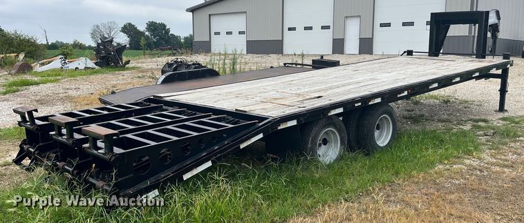 image for item EK8922 2011 Trailerman HHG8235F20 equipment trailer