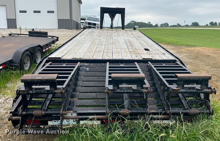 image for item EK8922 2011 Trailerman HHG8235F20 equipment trailer