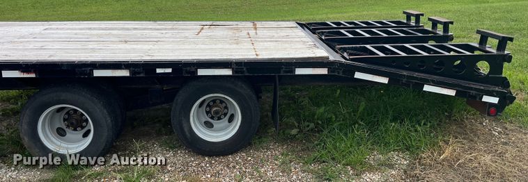 image for item EK8922 2011 Trailerman HHG8235F20 equipment trailer