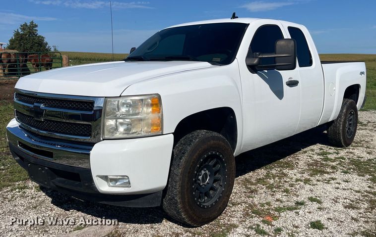 image for item EK8931 2011 Chevrolet  Silverado 1500 Ext. Cab pickup truck