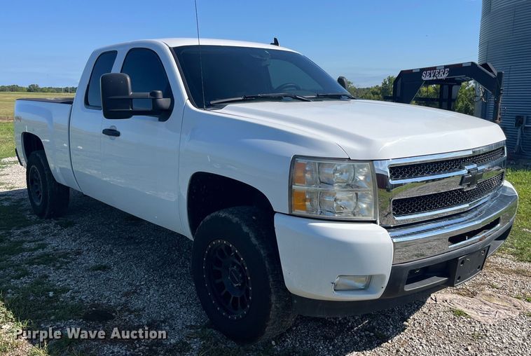 image for item EK8931 2011 Chevrolet  Silverado 1500 Ext. Cab pickup truck