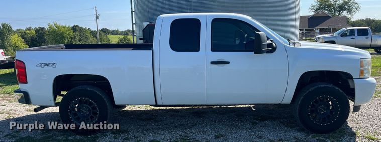 image for item EK8931 2011 Chevrolet  Silverado 1500 Ext. Cab pickup truck