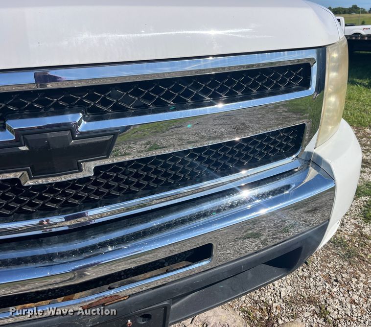 image for item EK8931 2011 Chevrolet  Silverado 1500 Ext. Cab pickup truck