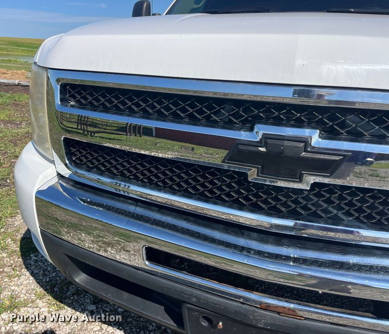 image for item EK8931 2011 Chevrolet  Silverado 1500 Ext. Cab pickup truck